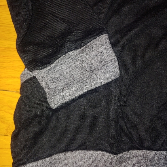 Black Oversized Pullover Sweater Tunic w Gray Trim Front Pockets Women's SMALL - Picture 5 of 7